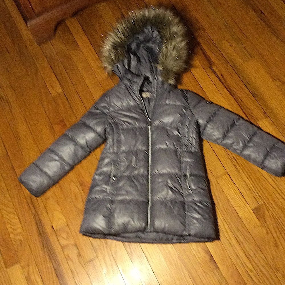 🌼 Michael Kors 🌼 Girls Puffer Coat w/ Detachable Hood faux fur trim, 7-8 - Picture 13 of 13